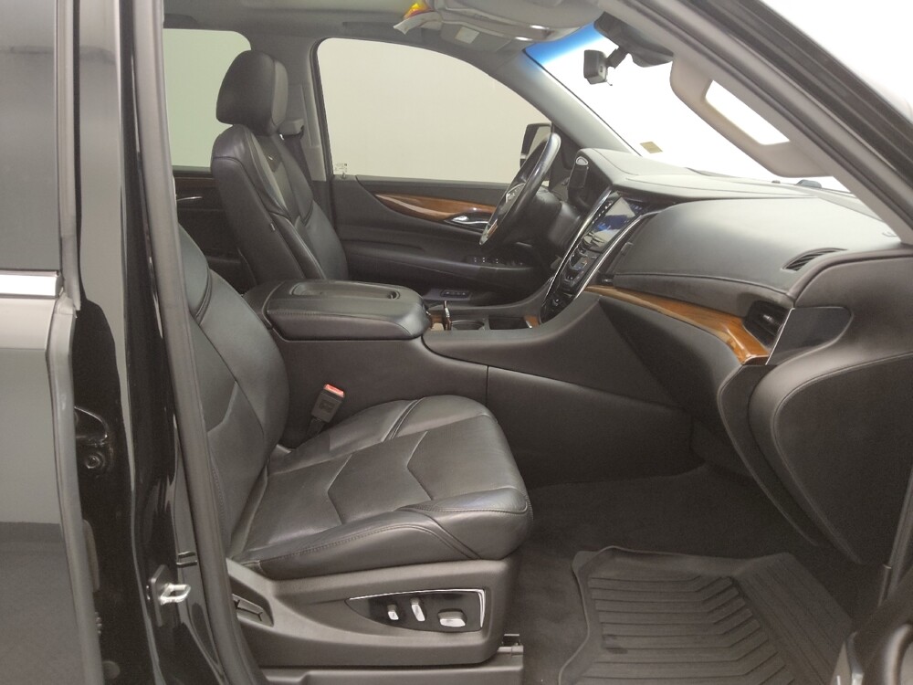 2017 Cadillac Escalade in Independence, MO 64055 - 18123211 21