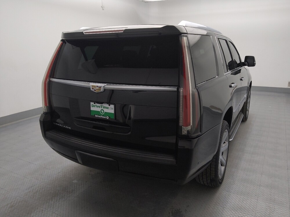 2017 Cadillac Escalade in Independence, MO 64055 - 18123211 7