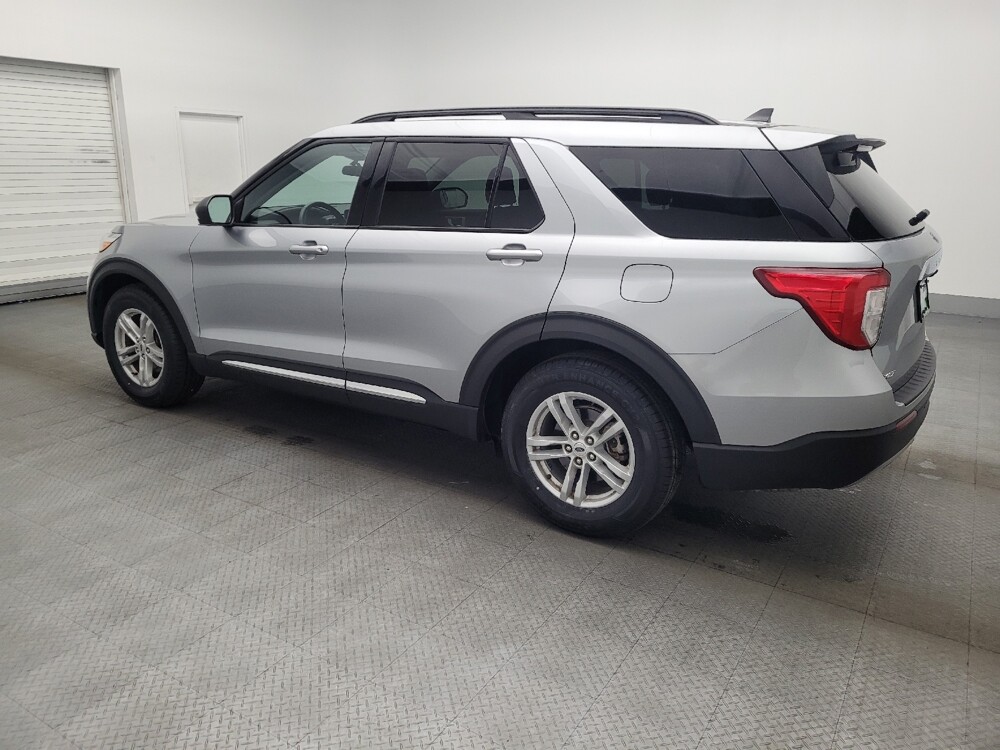 2024 Ford Explorer in Gainesville, FL 32609 - 18123226 3