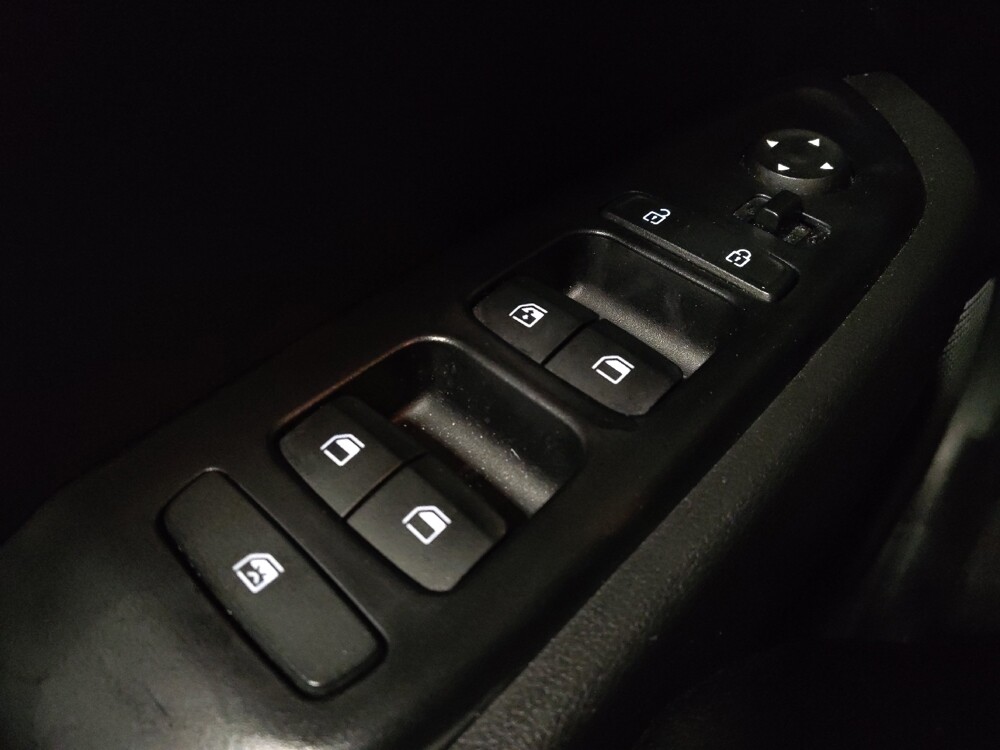 2025 Hyundai Venue in Jacksonville, FL 32210 - 18123228 27