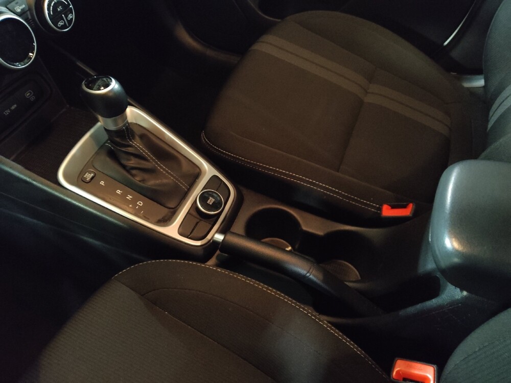 2025 Hyundai Venue in Jacksonville, FL 32210 - 18123228 26