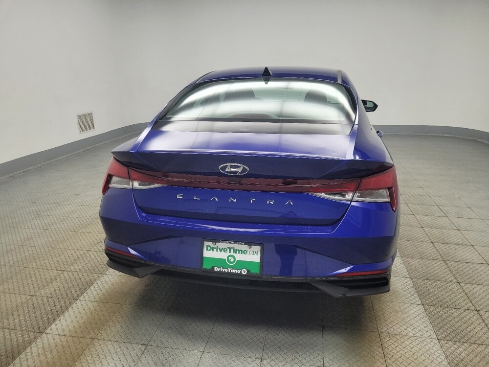 2021 Hyundai Elantra in Indianapolis, IN 46219 - 18123232 7