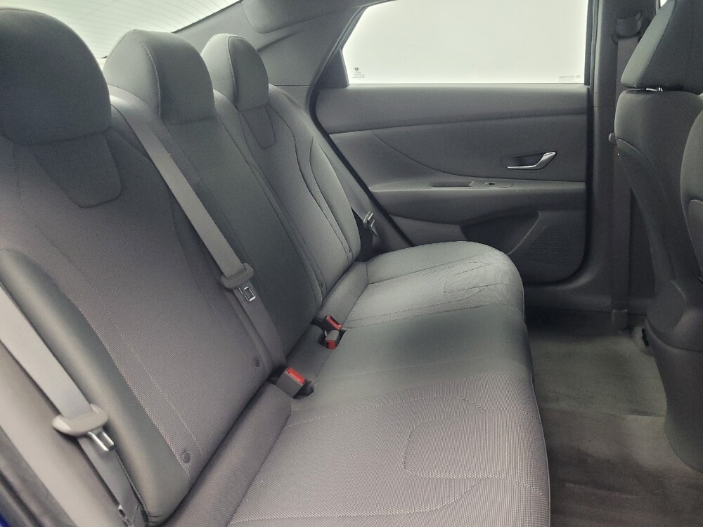 2021 Hyundai Elantra in Indianapolis, IN 46219 - 18123232 19