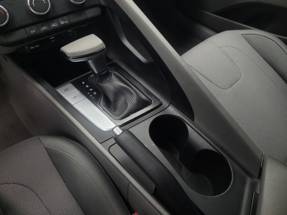 2021 Hyundai Elantra in Indianapolis, IN 46219 - 18123232 26