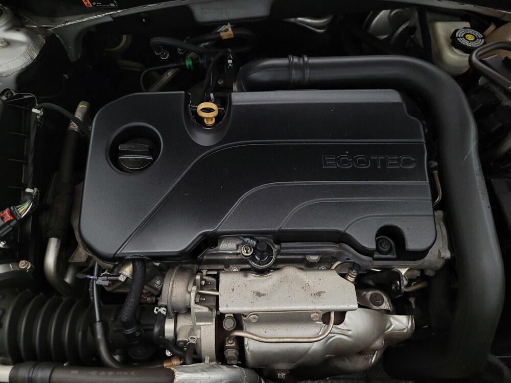 2020 Chevrolet Malibu in Phoenix, AZ 85015 - 18123260 30