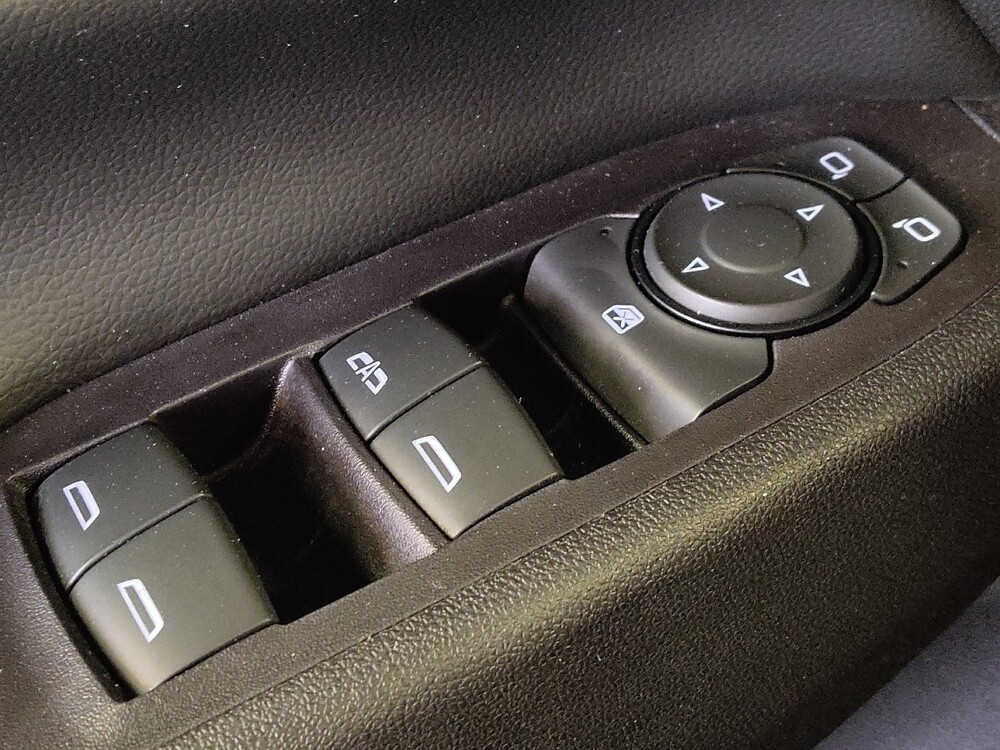 2020 Chevrolet Equinox in Round Rock, TX 78664 - 18123270 27