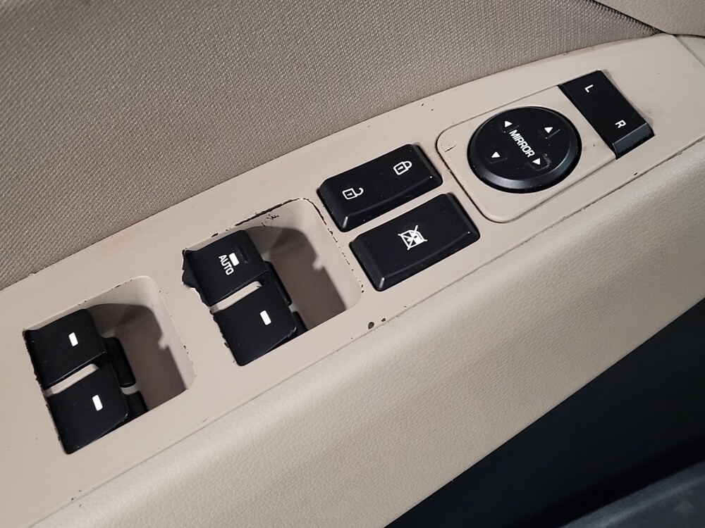 2019 Hyundai Elantra in Savannah, GA 31419 - 18123276 27