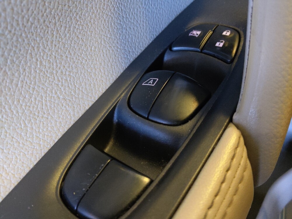 2019 Nissan Rogue Sport in Phoenix, AZ 85015 - 18123278 27