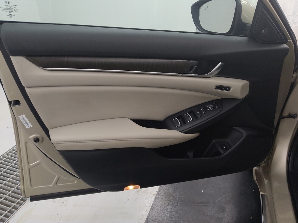 2018 Honda Accord in St. Louis, MO 63125 - 18123280 27