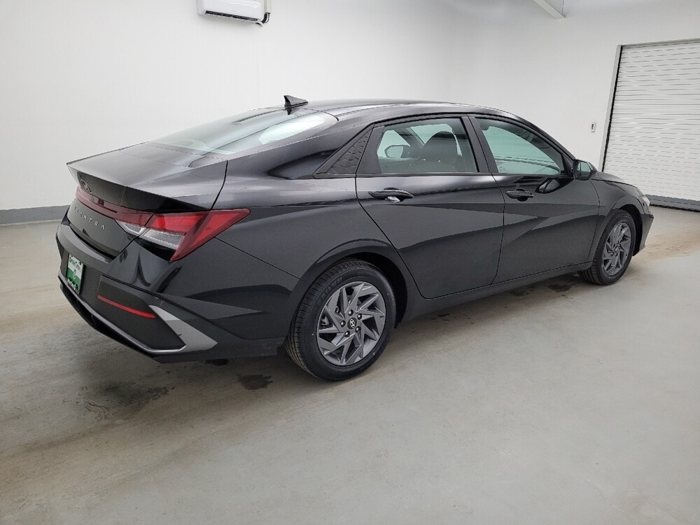 2024 Hyundai Elantra in Maple Heights, OH 44137 - 18123289 10