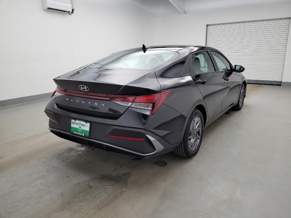 2024 Hyundai Elantra in Maple Heights, OH 44137 - 18123289 9