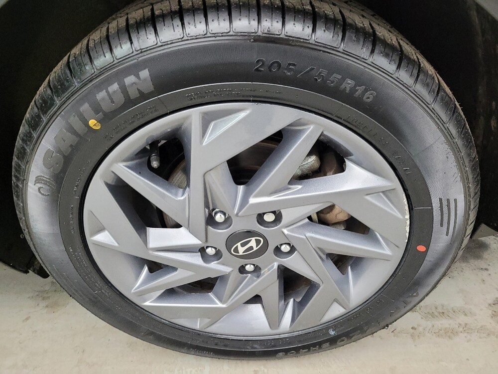 2024 Hyundai Elantra in Maple Heights, OH 44137 - 18123289 31