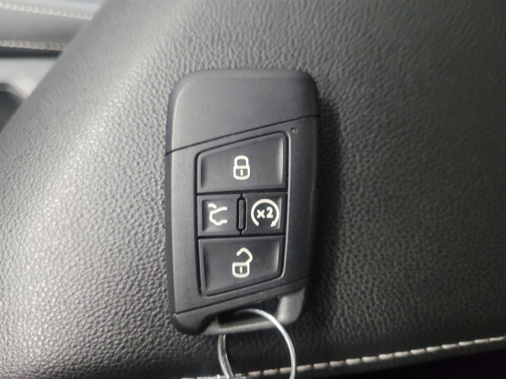 2025 Volkswagen Jetta in Highland, IN 46322 - 18123296 32