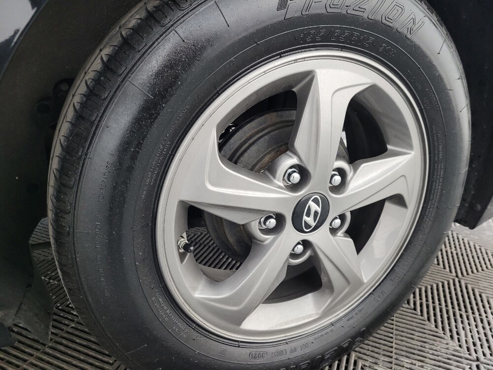 2017 Hyundai Elantra in Allentown, PA 18103 - 18123301 31