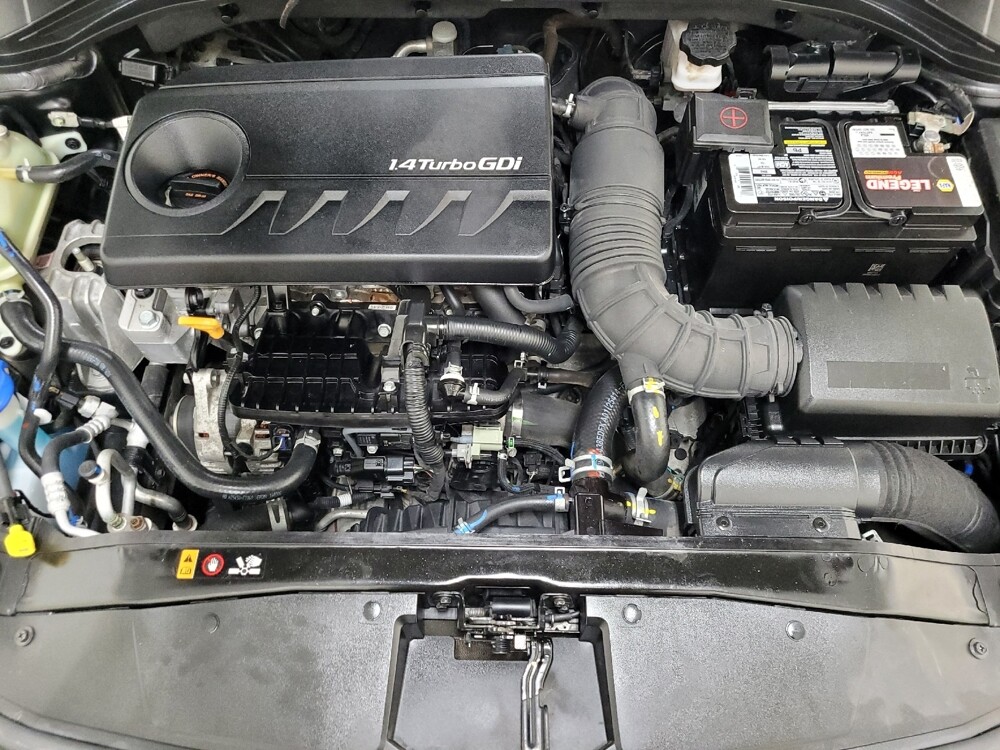 2017 Hyundai Elantra in Allentown, PA 18103 - 18123301 30