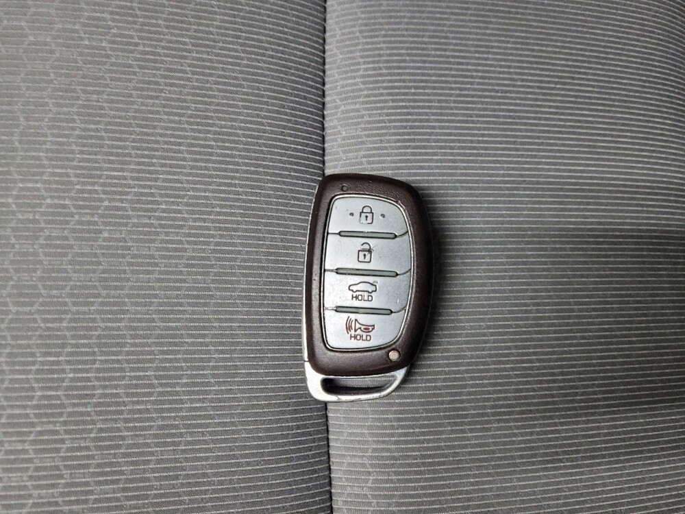 2017 Hyundai Elantra in Allentown, PA 18103 - 18123301 32