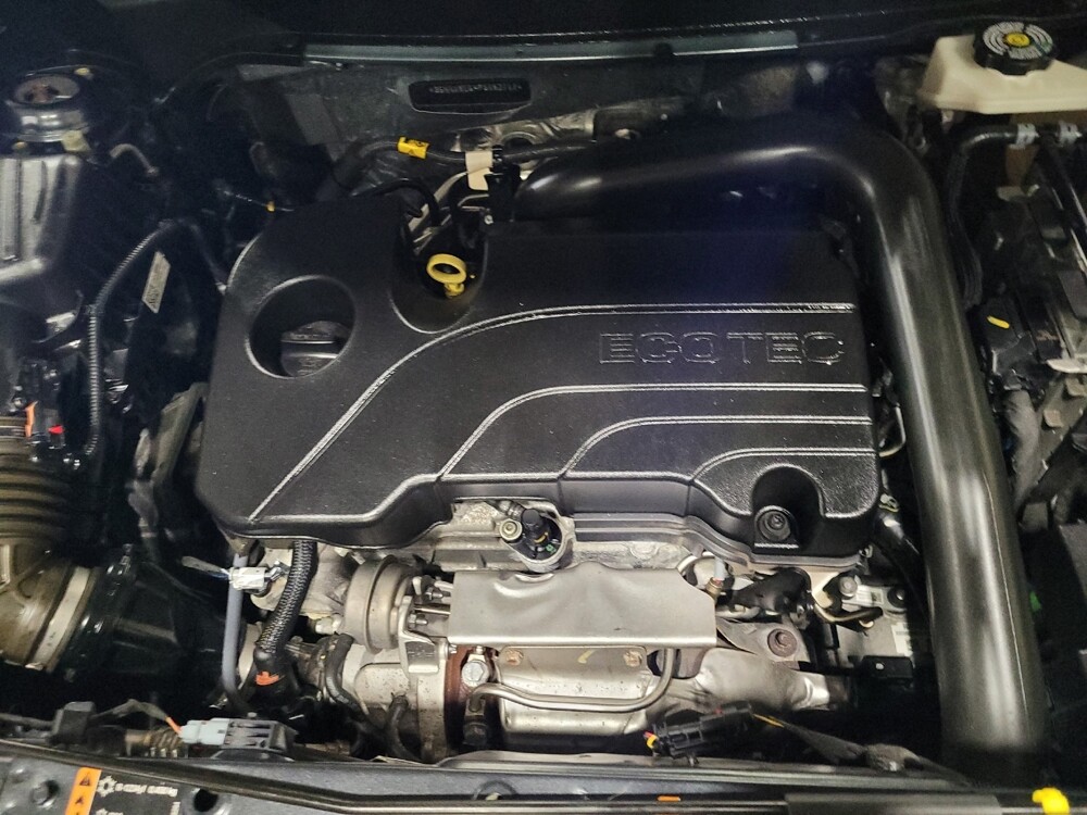 2023 Chevrolet Equinox in Plymouth Meeting, PA 19462 - 18123302 30