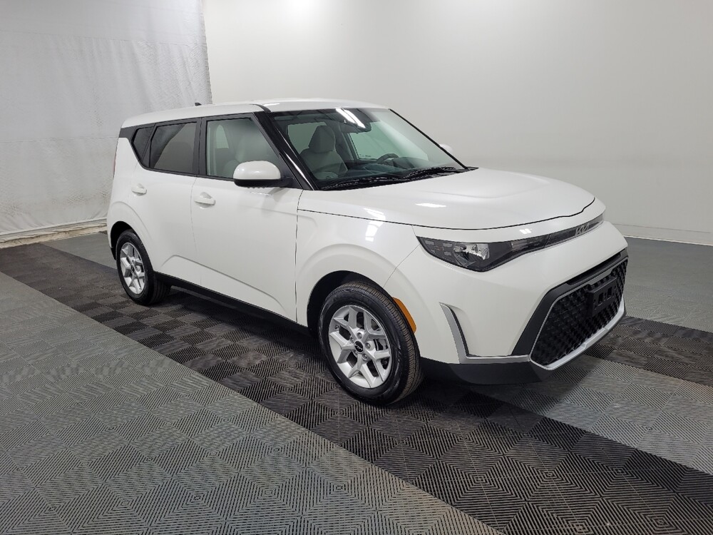 2025 Kia Soul in Allentown, PA 18103 - 18123303 11