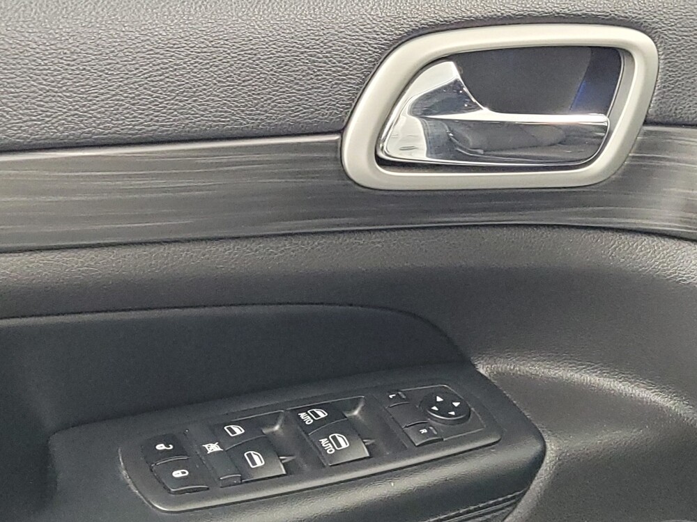 2019 Jeep Grand Cherokee in Houston, TX 77060 - 18123314 27