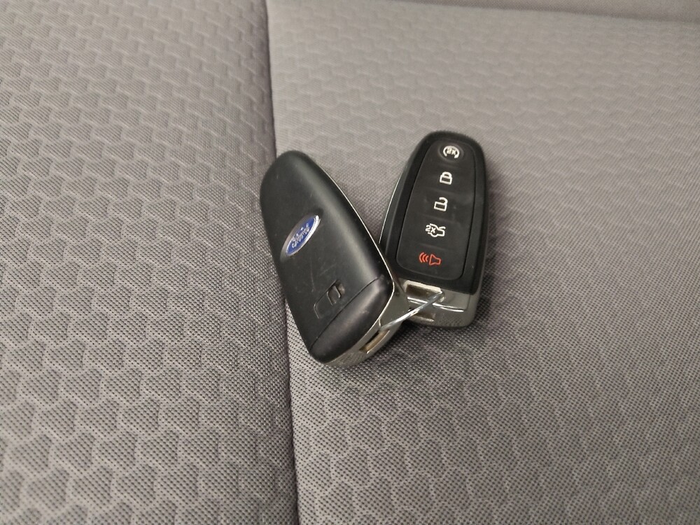 2019 Ford Escape in Wichita, KS 67207 - 18123324 32