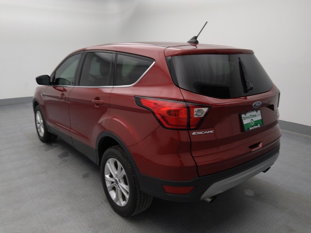 2019 Ford Escape in Wichita, KS 67207 - 18123324 5