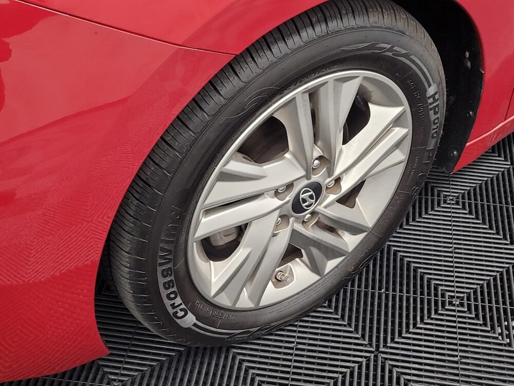 2019 Hyundai Elantra in Houston, TX 77060 - 18123326 31