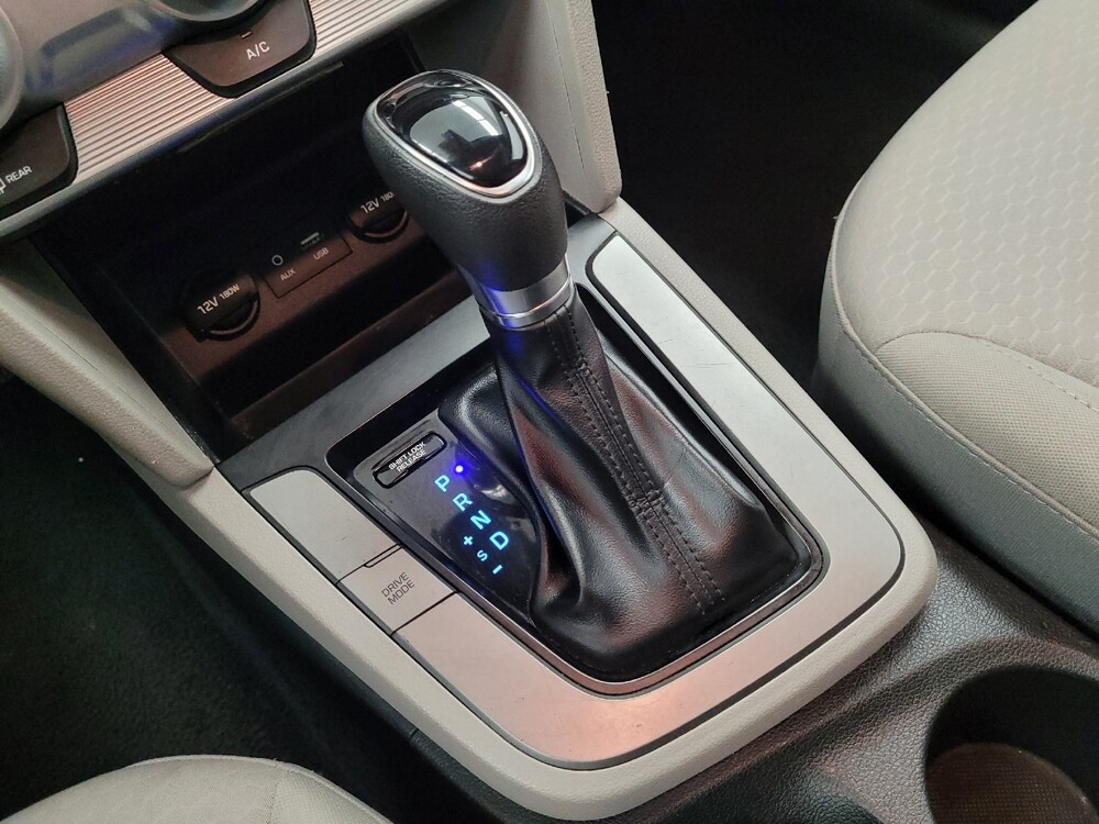 2019 Hyundai Elantra in Houston, TX 77060 - 18123326 26