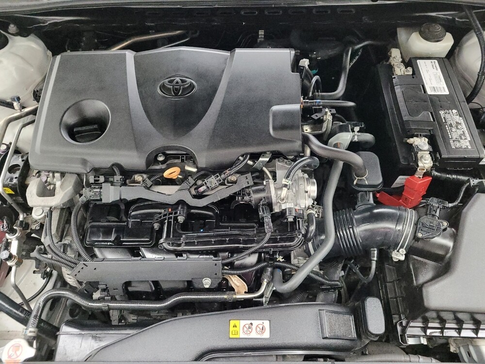 2021 Toyota Camry in Taylor, MI 48180 - 18123332 30