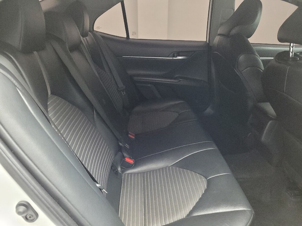 2021 Toyota Camry in Taylor, MI 48180 - 18123332 19