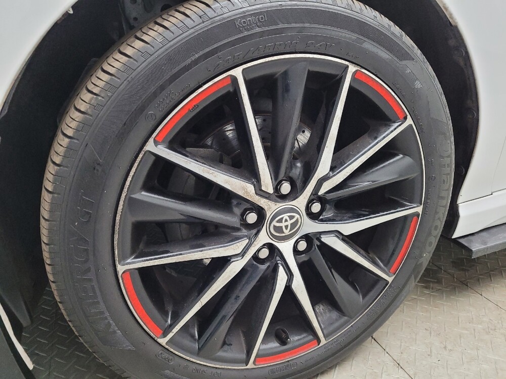 2021 Toyota Camry in Taylor, MI 48180 - 18123332 31