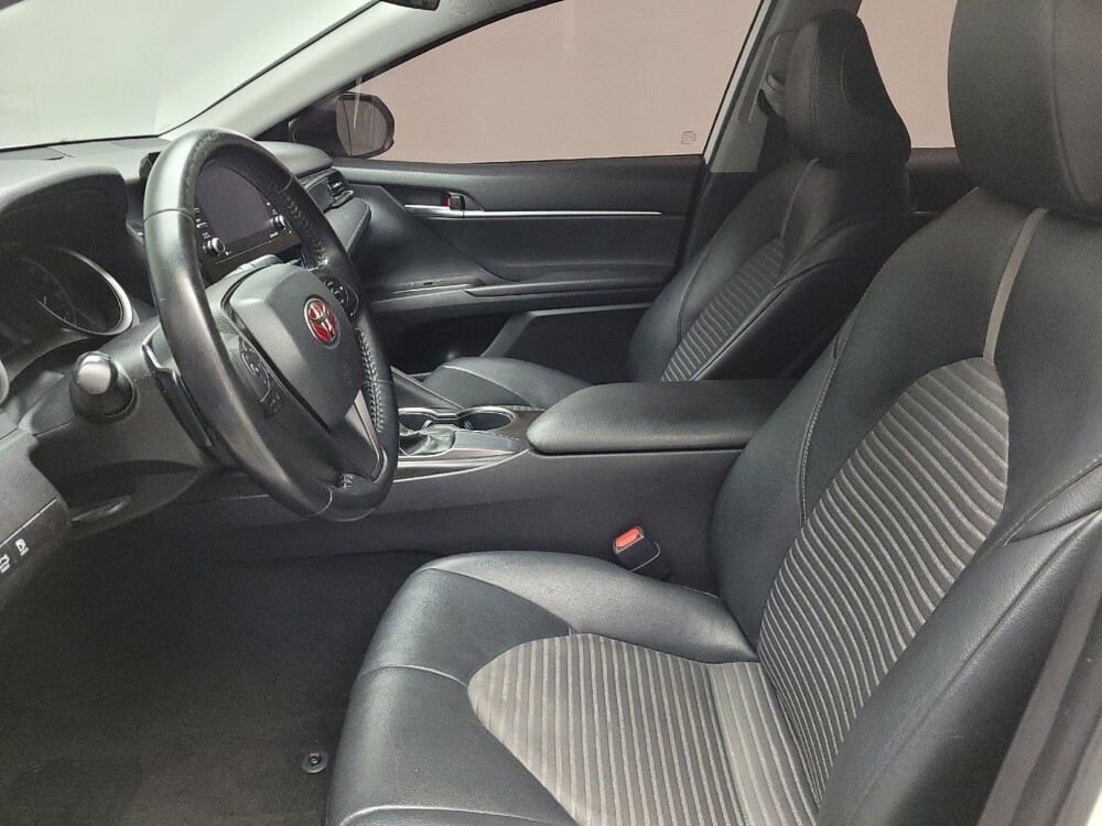 2021 Toyota Camry in Taylor, MI 48180 - 18123332 17