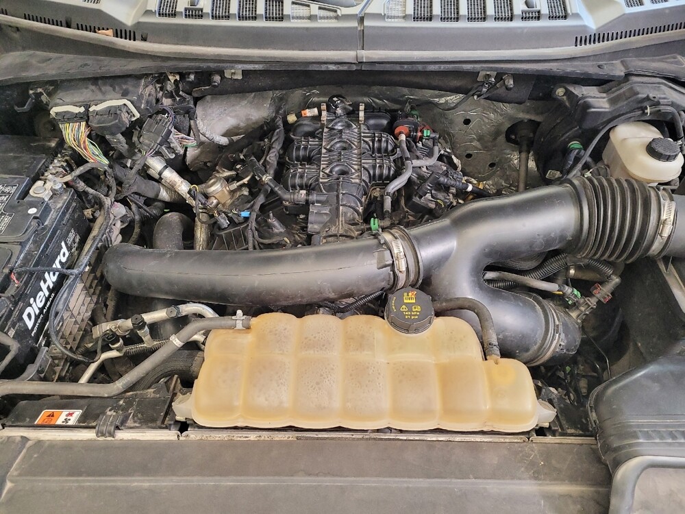 2018 Ford F150 in Louisville, KY 40258 - 18123348 30