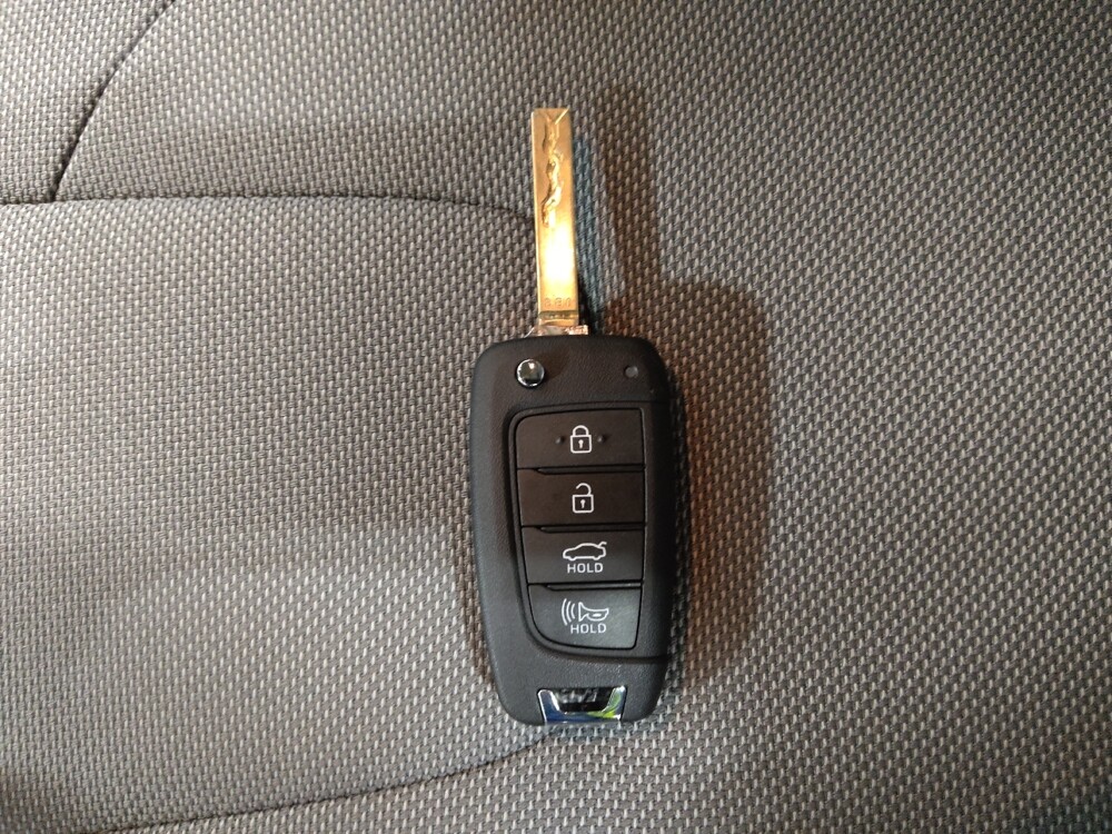 2024 Hyundai Elantra in Columbus, OH 43231 - 18123363 32