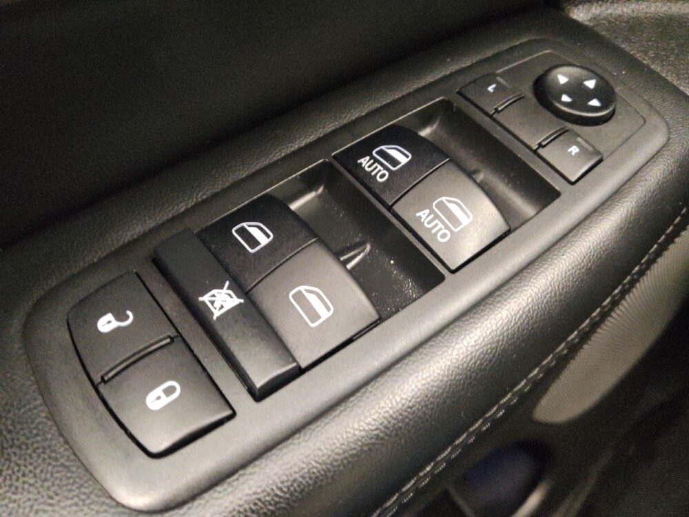 2018 Jeep Grand Cherokee in Houston, TX 77074 - 18123365 27