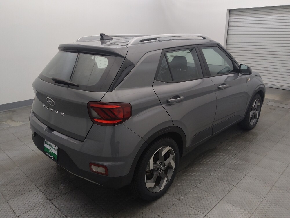 2022 Hyundai Venue in Houston, TX 77060 - 18123367 9