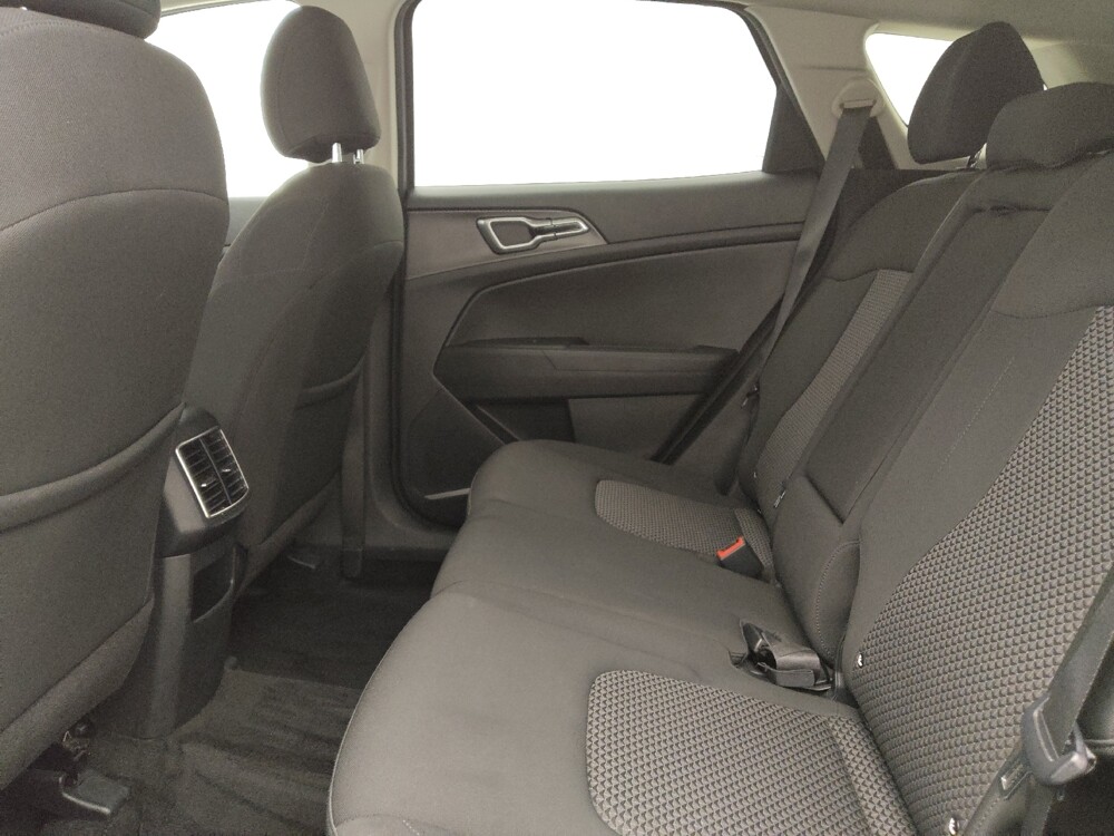 2023 Kia Sportage in Lakewood, CO 80215 - 18123368 18