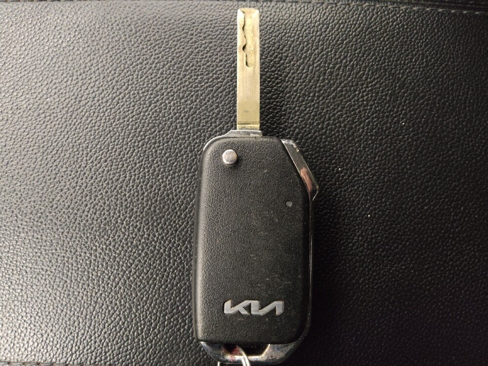 2023 Kia Sportage in Lakewood, CO 80215 - 18123368 32