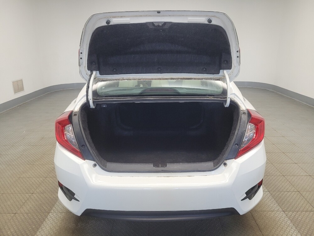 2018 Honda Civic in Indianapolis, IN 46219 - 18123371 29