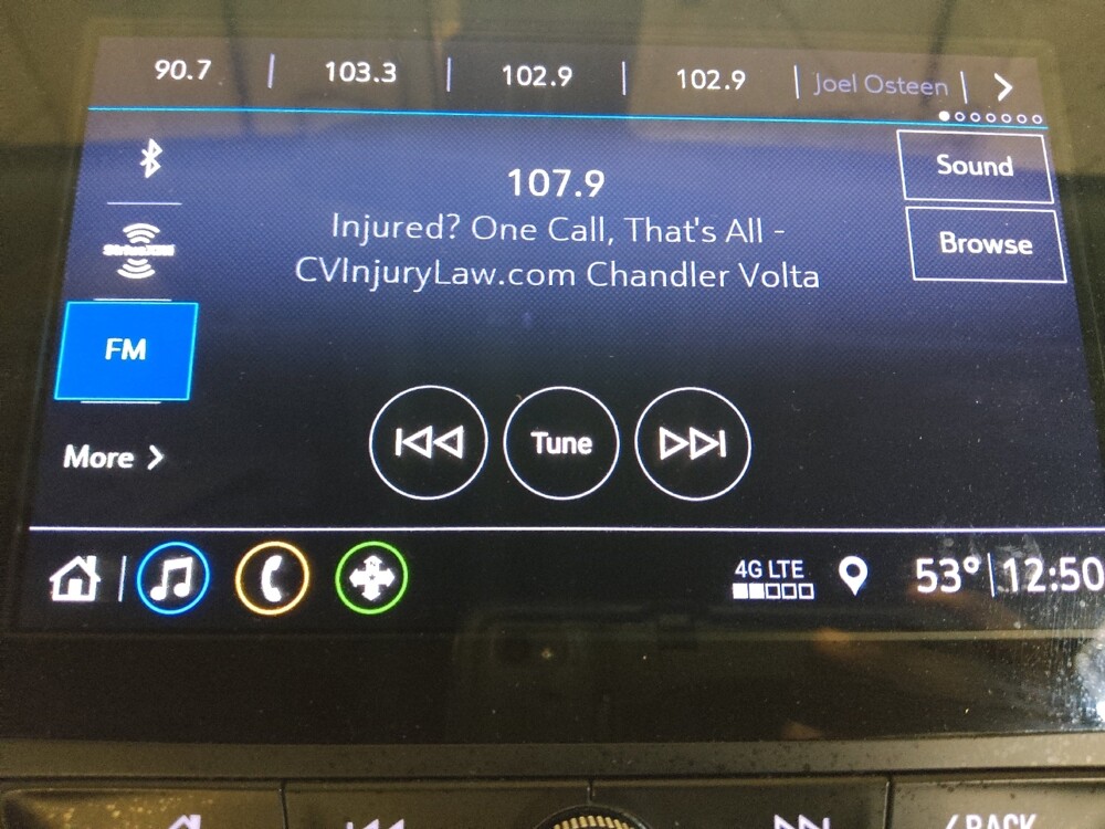 2020 Chevrolet Equinox in Greenville, SC 29607 - 18123373 25