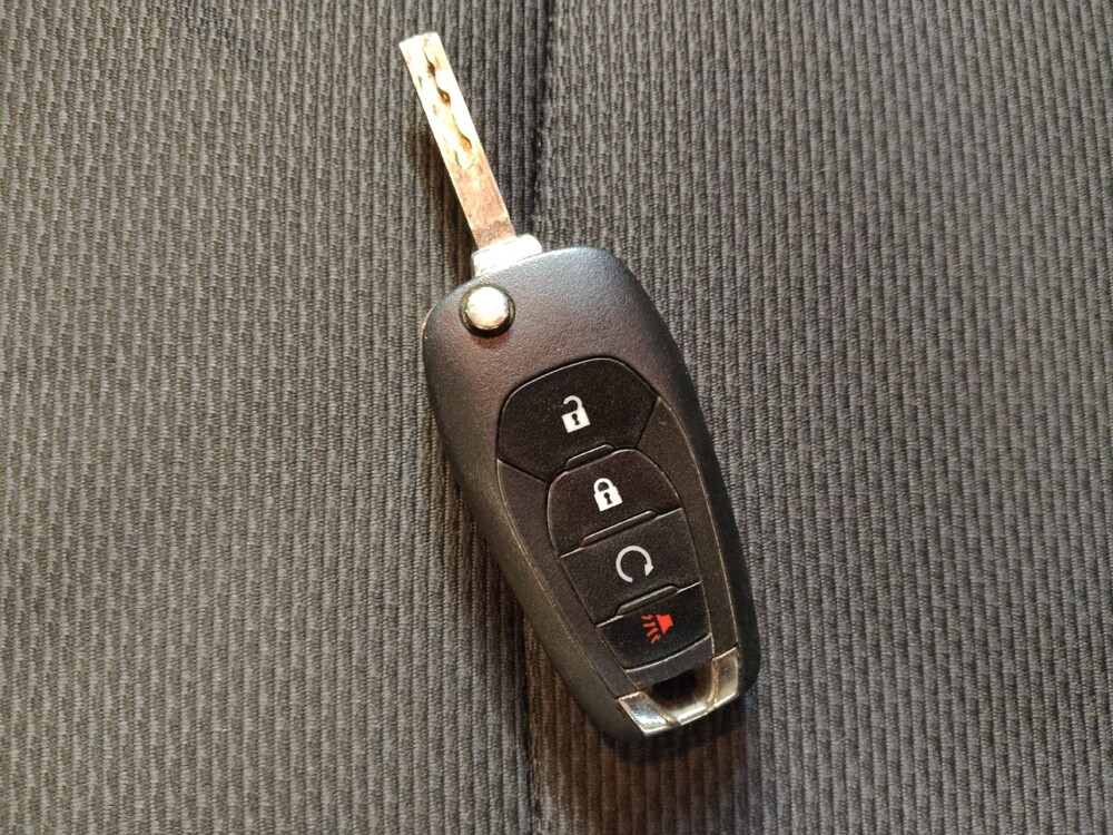 2019 Chevrolet Cruze in Greenville, SC 29607 - 18123374 32