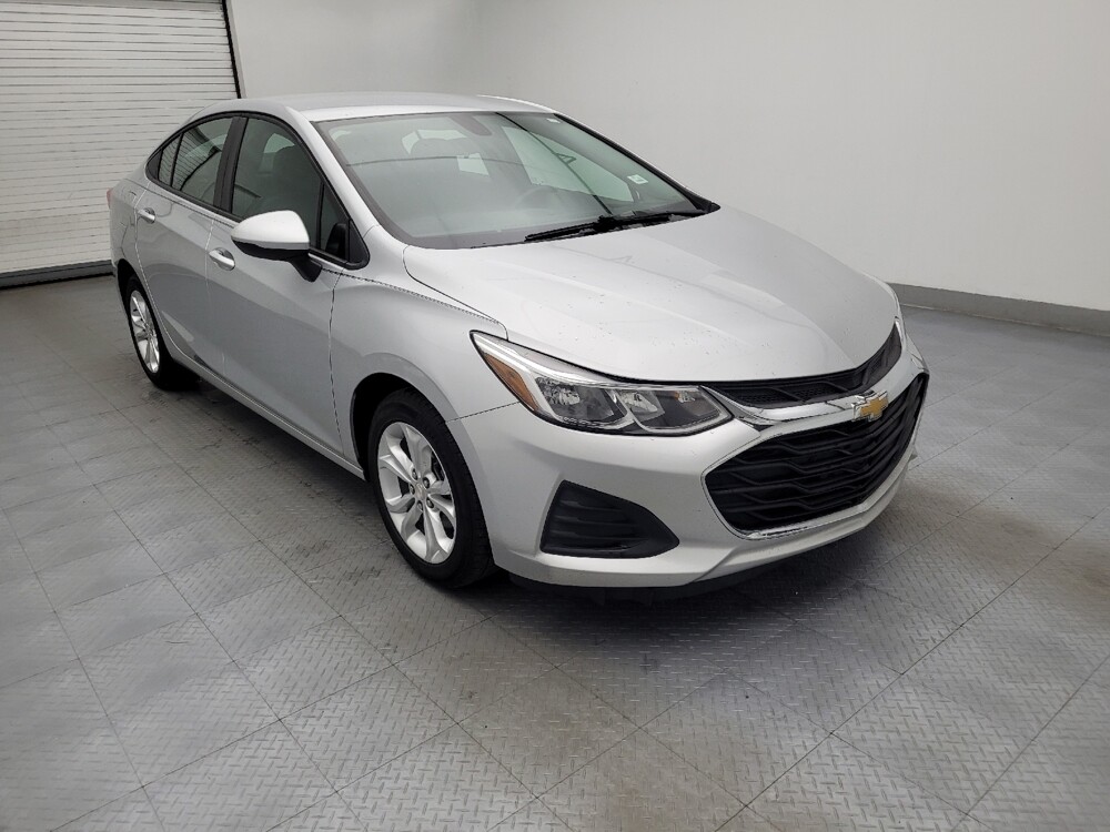 2019 Chevrolet Cruze in Greenville, SC 29607 - 18123374 13