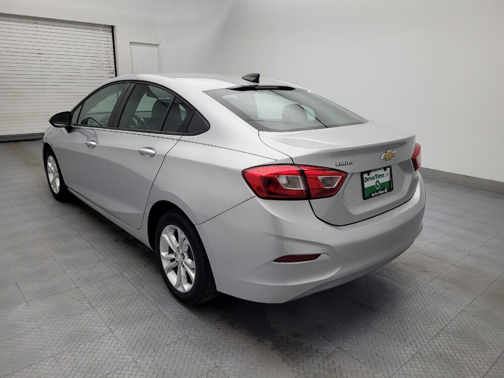2019 Chevrolet Cruze in Greenville, SC 29607 - 18123374 5
