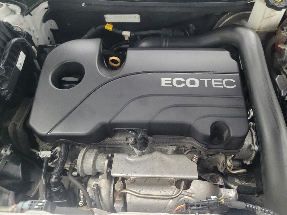 2020 Chevrolet Equinox in Indianapolis, IN 46222 - 18123376 30