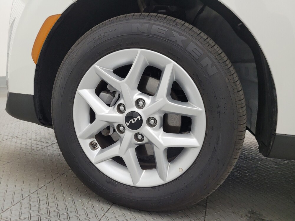 2025 Kia Soul in Phoenix, AZ 85015 - 18123380 31