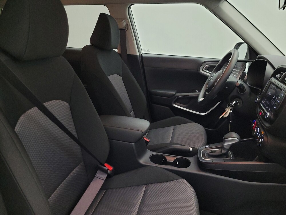 2025 Kia Soul in Phoenix, AZ 85015 - 18123380 21