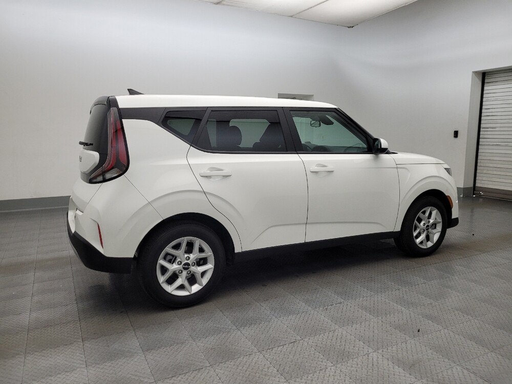 2025 Kia Soul in Phoenix, AZ 85015 - 18123380 10