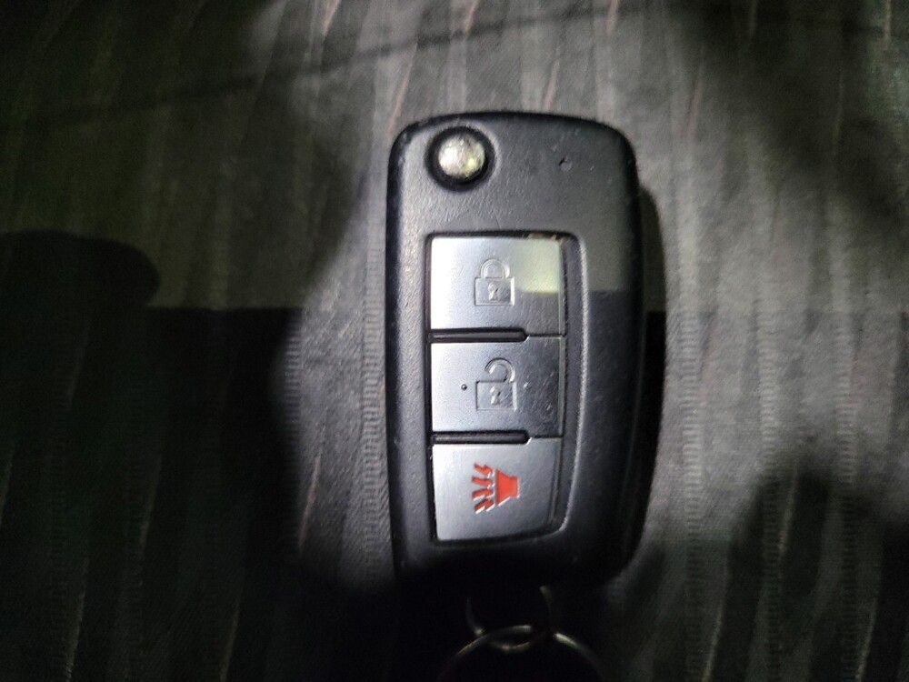 2017 Nissan Rogue in Glen Burnie, MD 21061 - 18123445 32