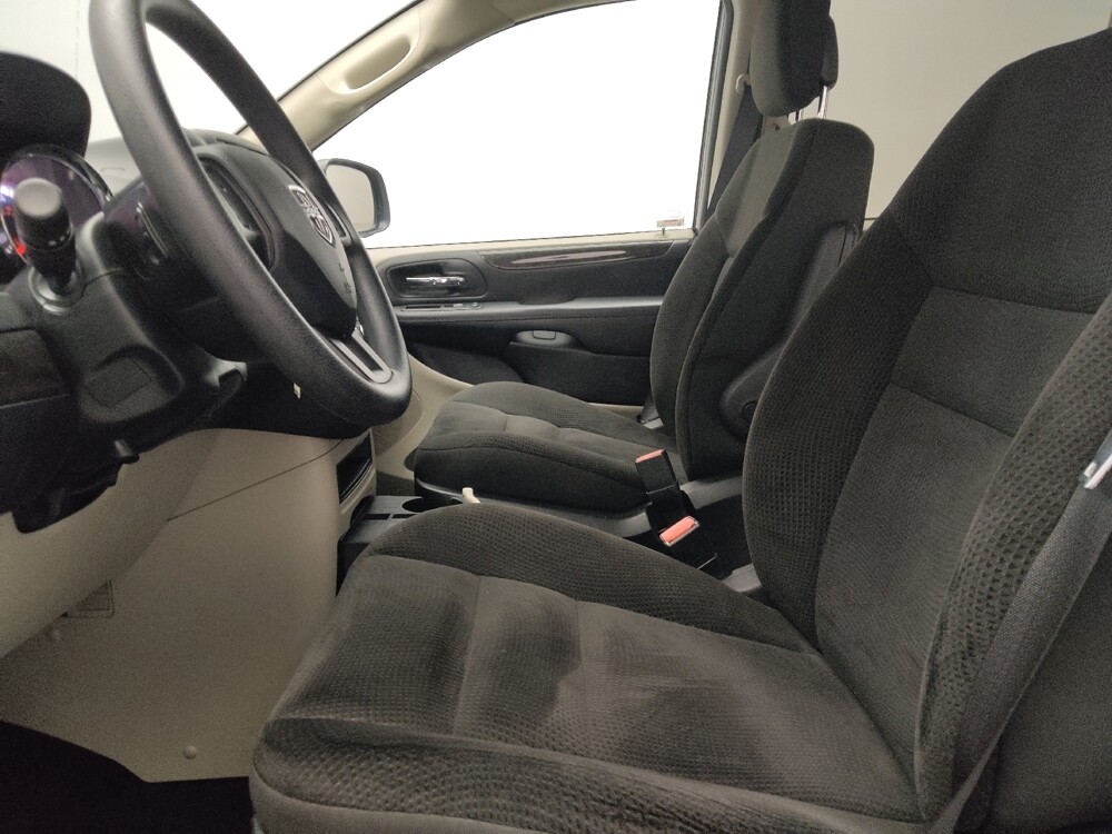 2018 Dodge Grand Caravan in Arlington, TX 76011 - 18123450 17