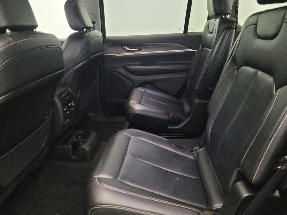 2023 Jeep Grand Cherokee L in Plymouth Meeting, PA 19462 - 18123454 18