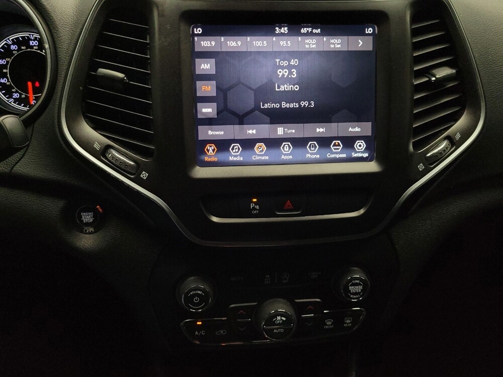 2019 Jeep Cherokee in Las Vegas, NV 89102 - 18123466 25